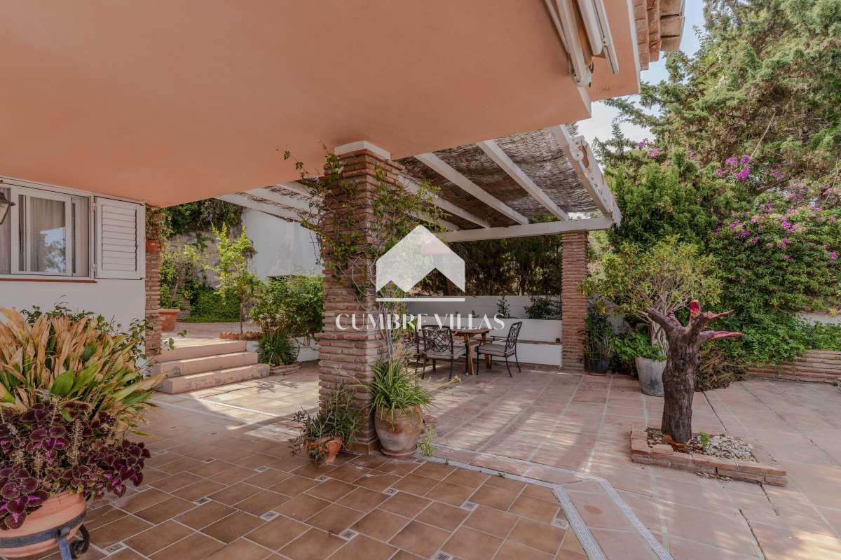 6 soverom Villa til salgs i La Herradura med svømmebasseng garasje - € 2 295 000 (Ref: 10002401)