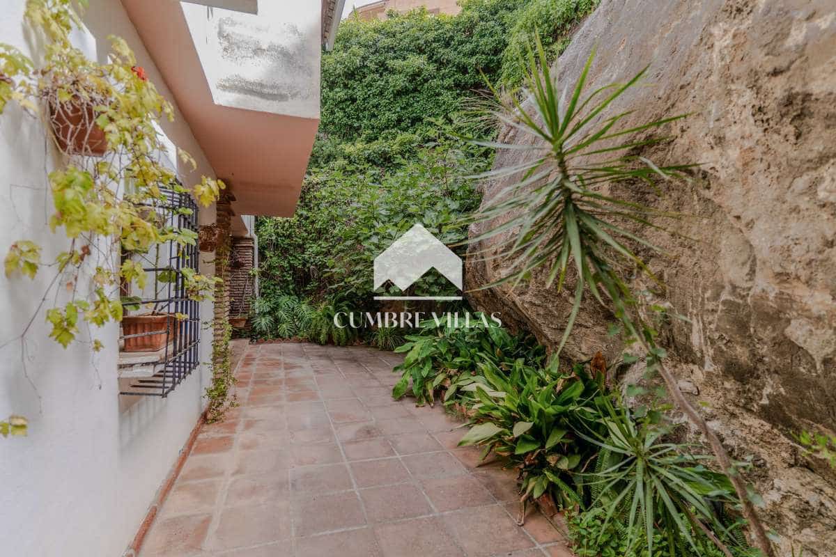 6 soverom Villa til salgs i La Herradura med svømmebasseng garasje - € 2 295 000 (Ref: 10002401)