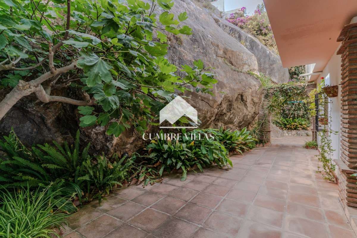 6 soverom Villa til salgs i La Herradura med svømmebasseng garasje - € 2 295 000 (Ref: 10002401)