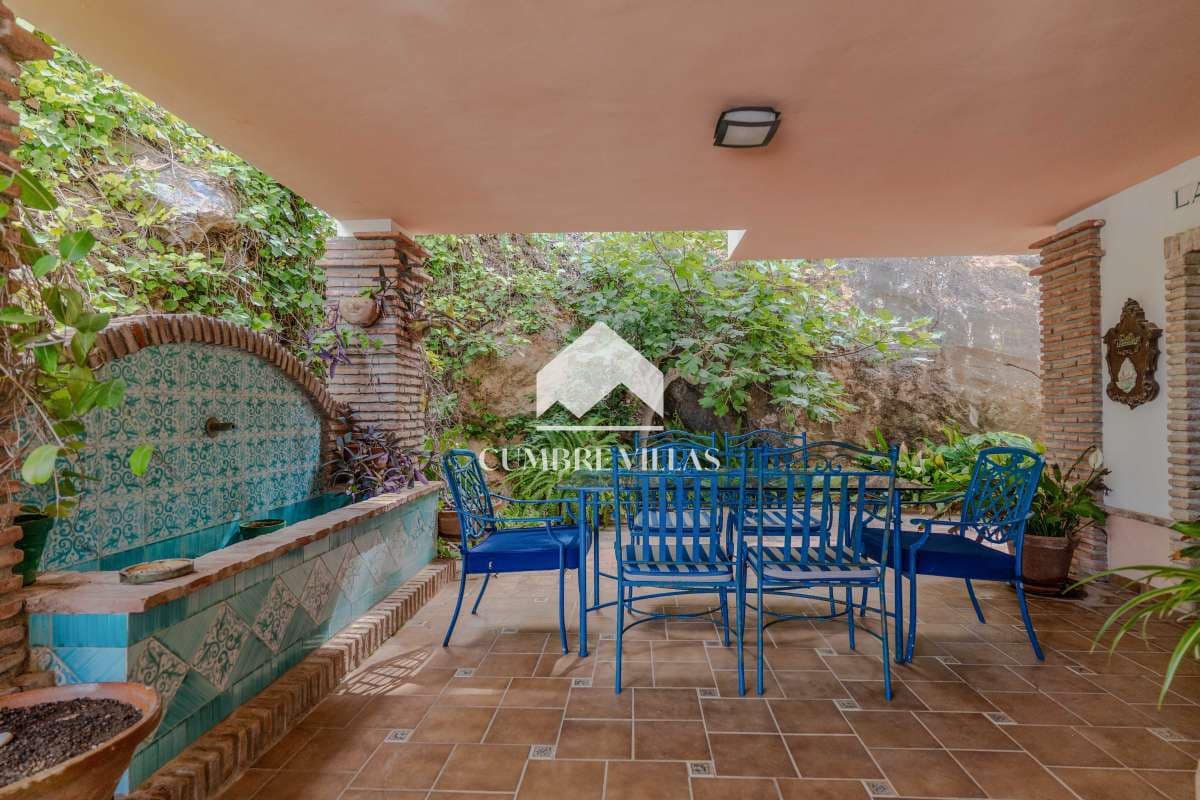 6 soverom Villa til salgs i La Herradura med svømmebasseng garasje - € 2 295 000 (Ref: 10002401)