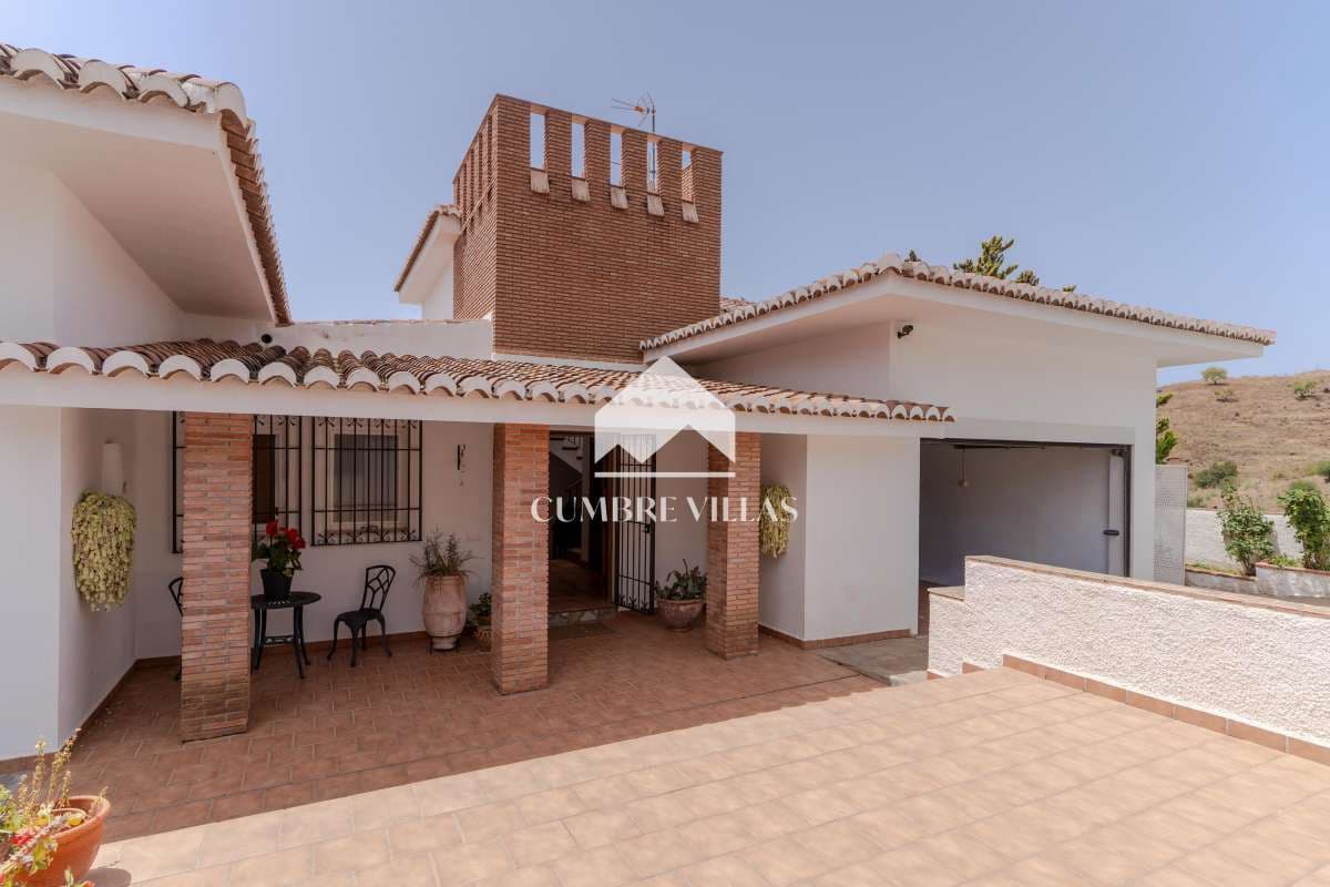 5 sovrum Villa till salu i Salobrena med pool garage - 1 250 000 € (Ref: 10024947)