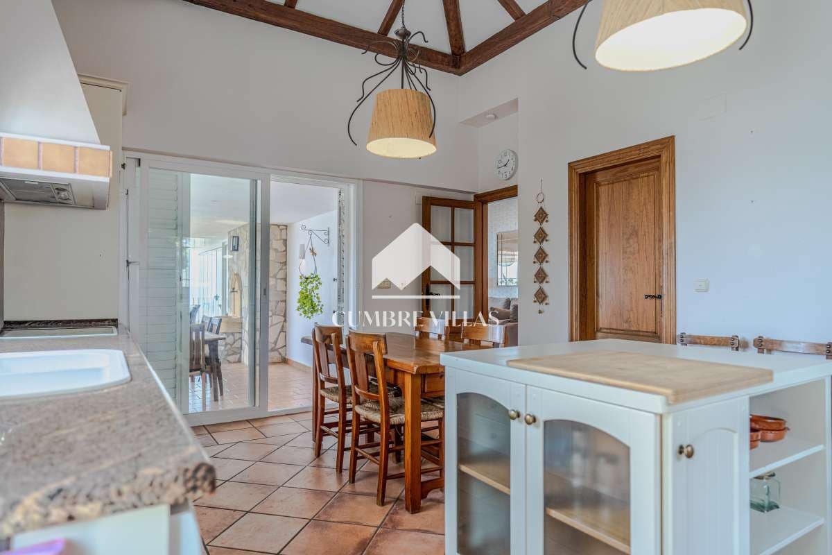5 sovrum Villa till salu i Salobrena med pool garage - 1 250 000 € (Ref: 10024947)