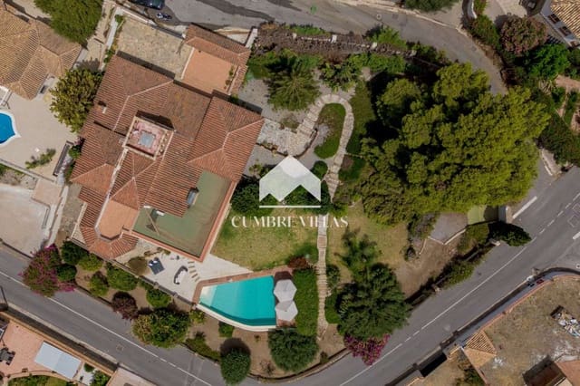 5 sovrum Villa till salu i Salobreña med pool garage - 1 250 000 € (Ref: 10024947)