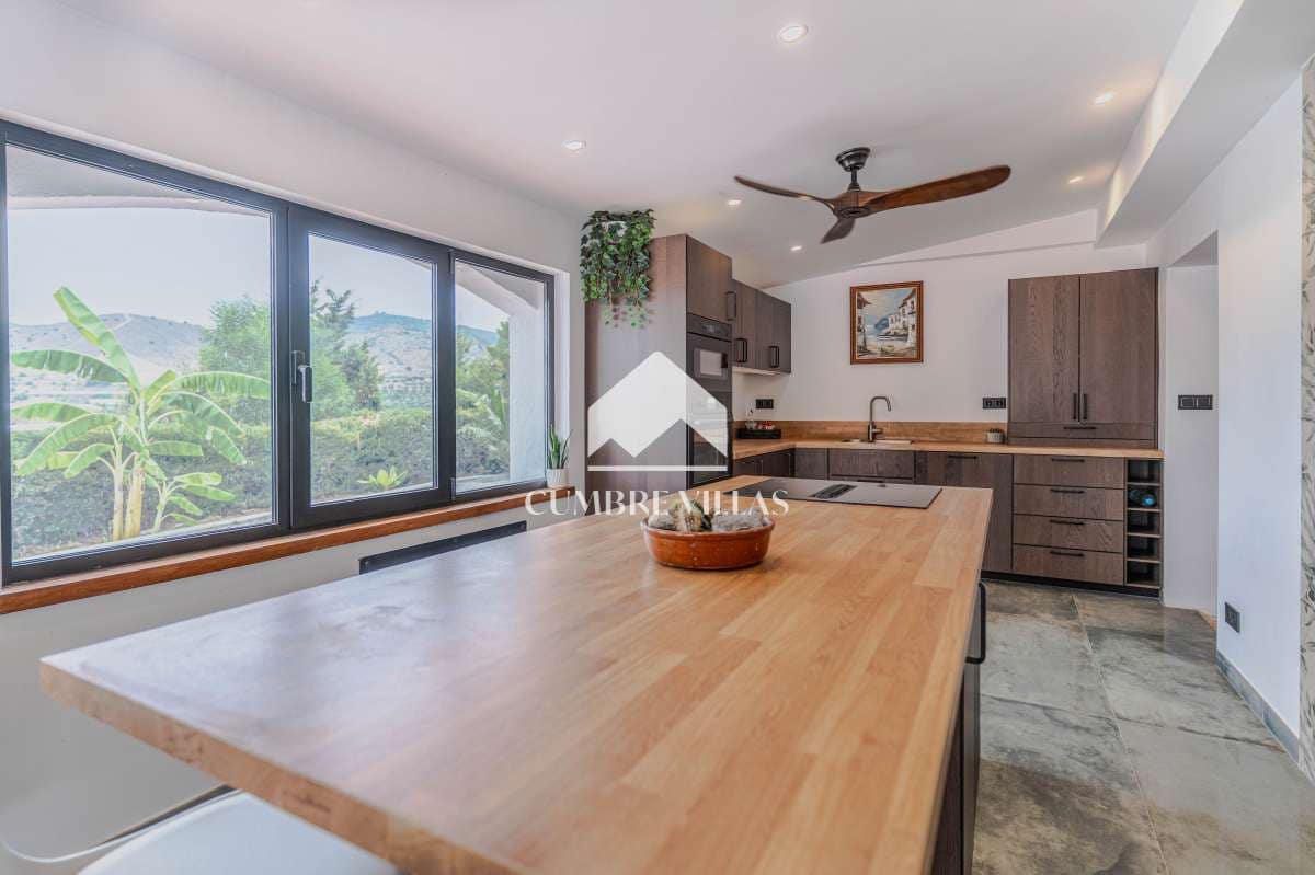 4 chambre Finca/Maison de Campagne à vendre à Motril avec piscine - 420 000 € (Ref: 10029867)