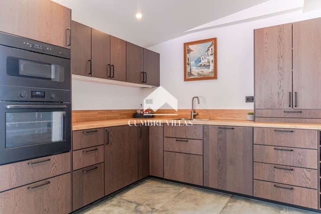 4 chambre Finca/Maison de Campagne à vendre à Motril avec piscine - 420 000 € (Ref: 10029867)