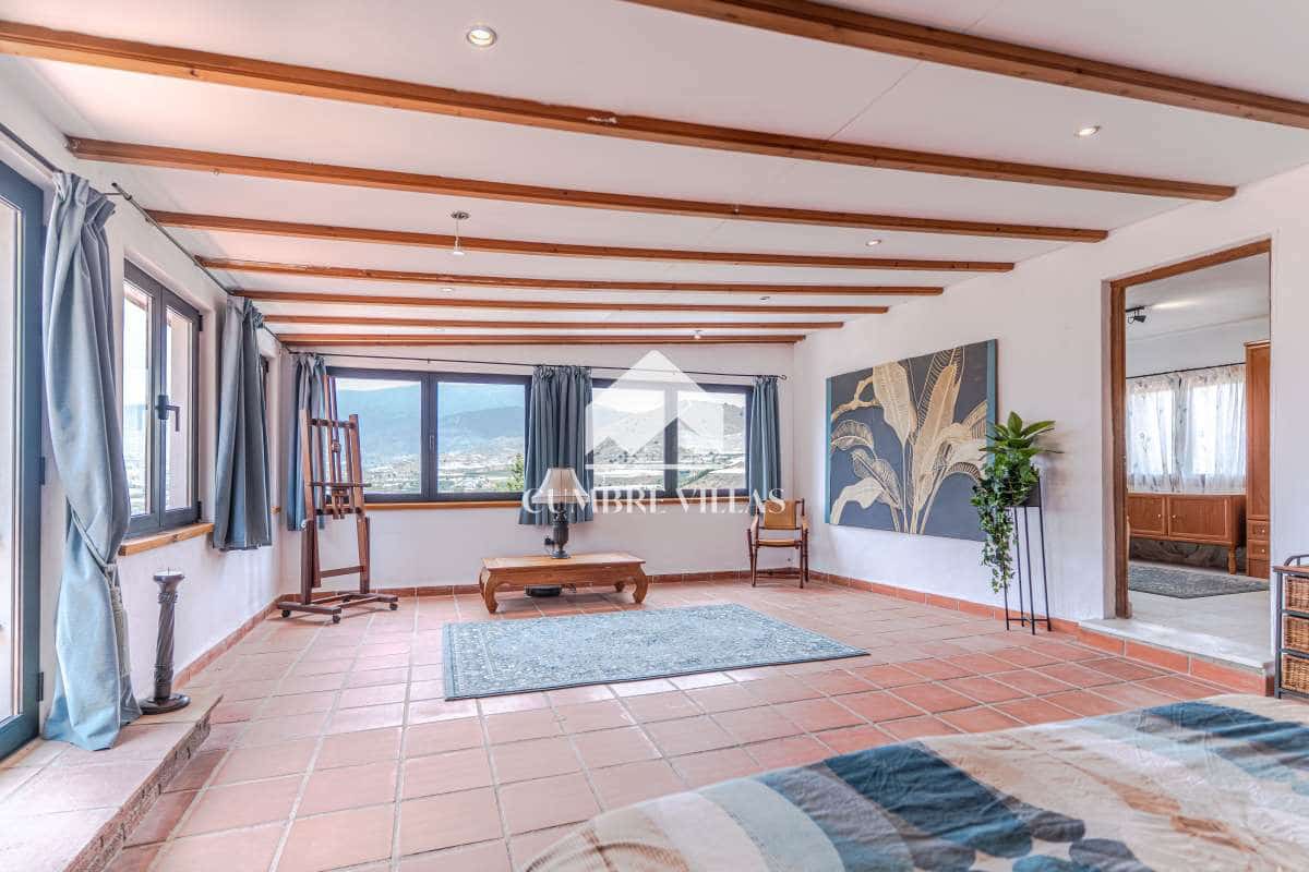 4 chambre Finca/Maison de Campagne à vendre à Motril avec piscine - 420 000 € (Ref: 10029867)