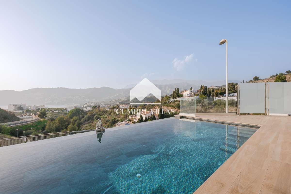 3 camera da letto Villa in vendita in La Herradura con piscina garage - 1.099.000 € (Rif: 10034696)