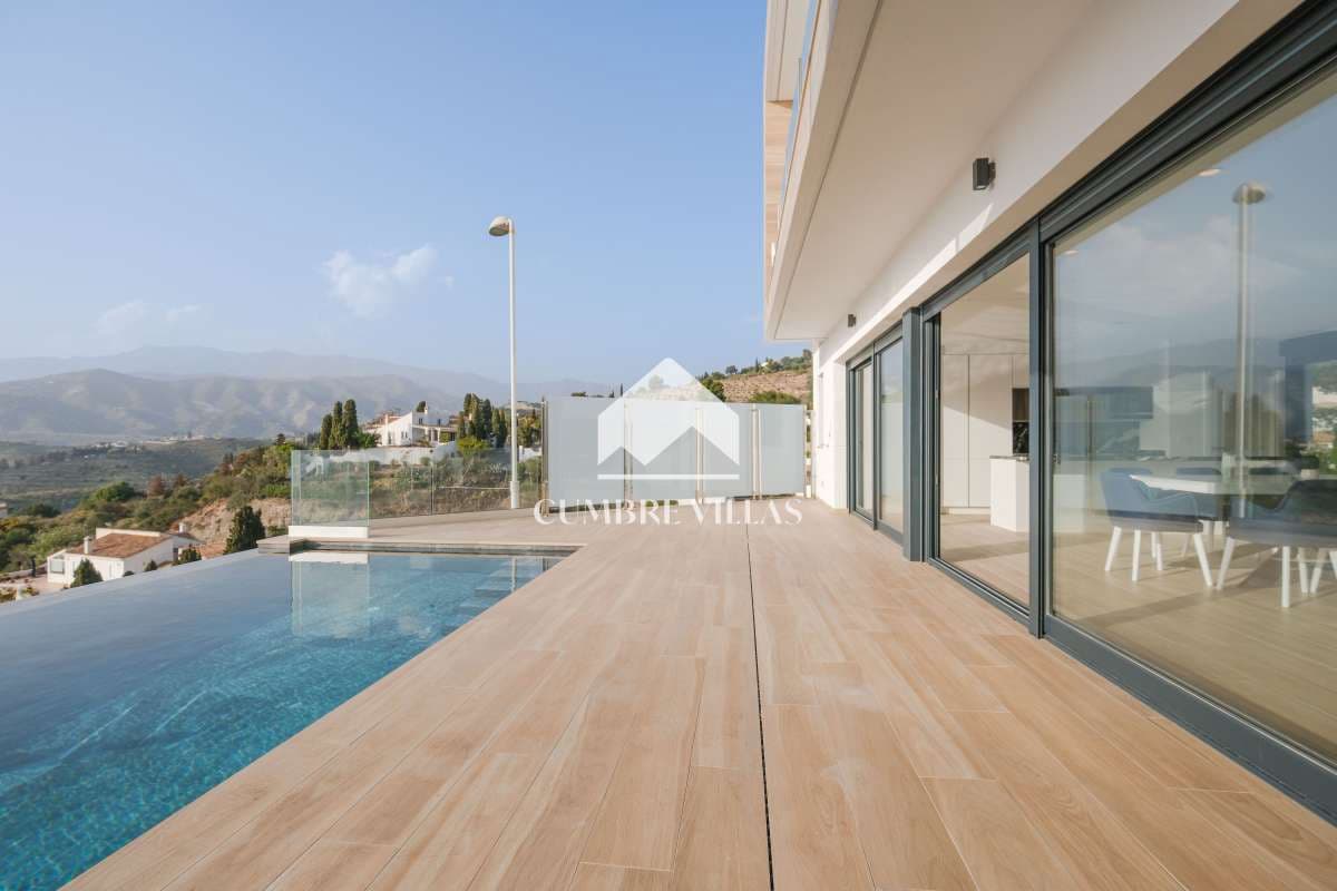 3 camera da letto Villa in vendita in La Herradura con piscina garage - 1.099.000 € (Rif: 10034696)