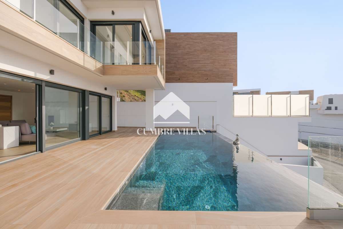 3 camera da letto Villa in vendita in La Herradura con piscina garage - 1.099.000 € (Rif: 10034696)