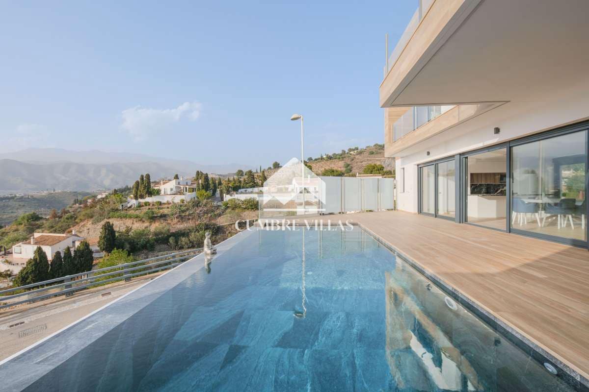 3 camera da letto Villa in vendita in La Herradura con piscina garage - 1.099.000 € (Rif: 10034696)
