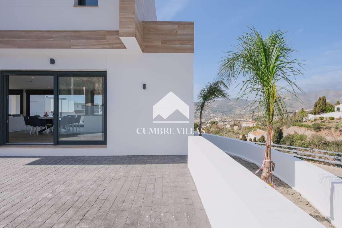 3 camera da letto Villa in vendita in La Herradura con piscina garage - 1.099.000 € (Rif: 10034696)