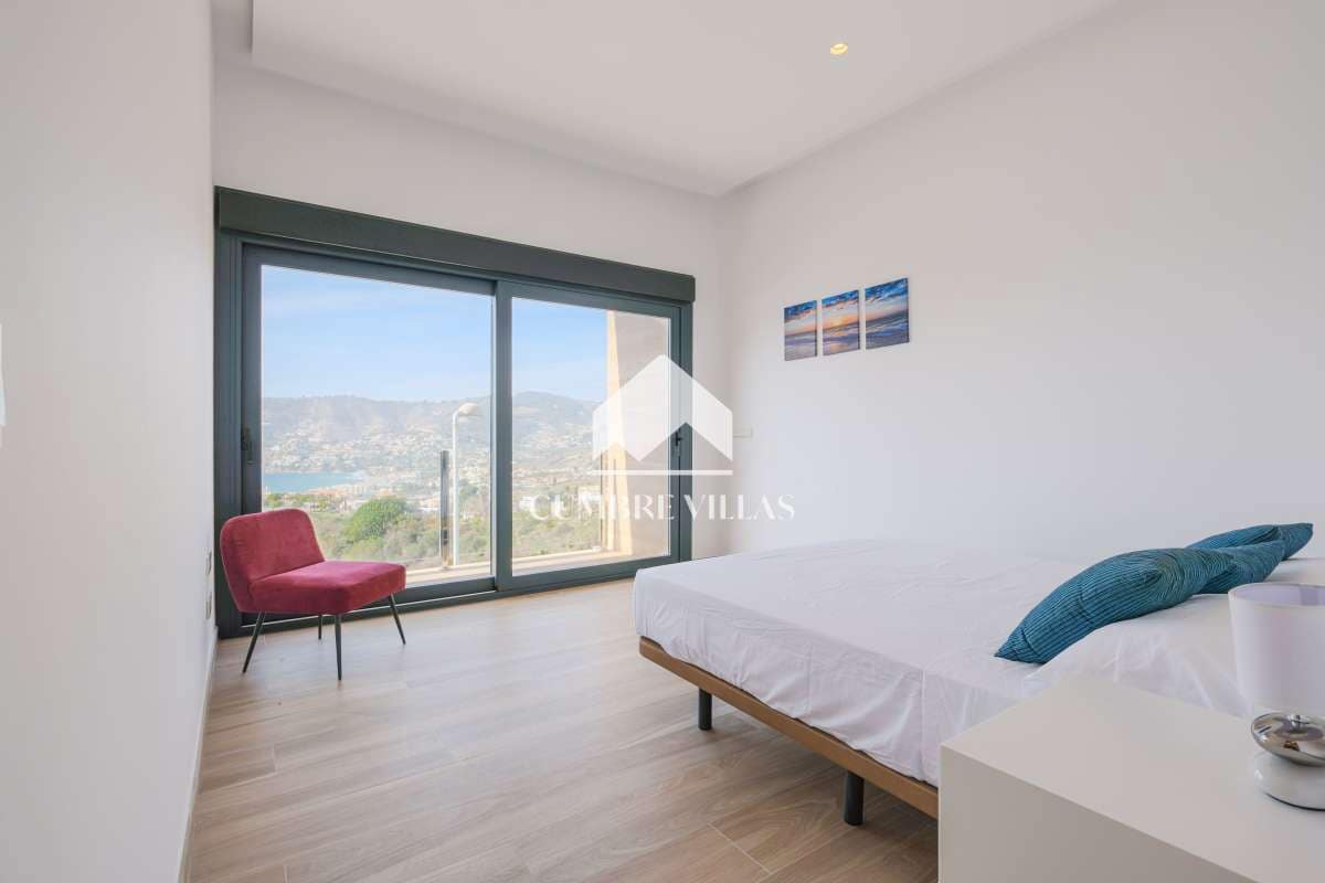 3 camera da letto Villa in vendita in La Herradura con piscina garage - 1.099.000 € (Rif: 10034696)