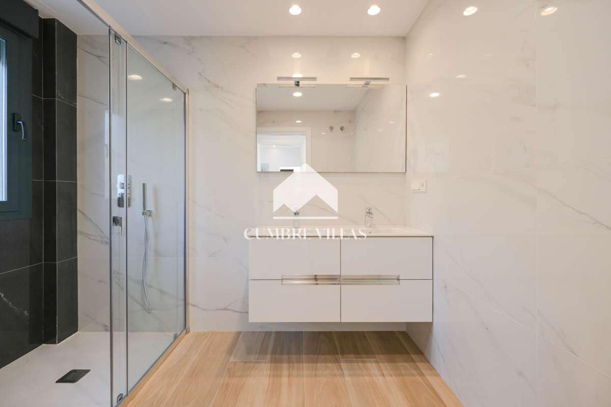 3 camera da letto Villa in vendita in La Herradura con piscina garage - 1.099.000 € (Rif: 10034696)