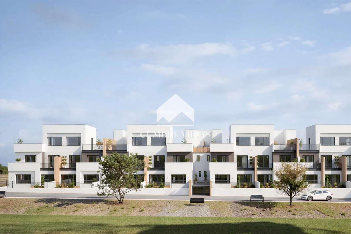 4 bedroom Townhouse for sale in Salobrena with garage - € 755,857 (Ref: 10034703)
