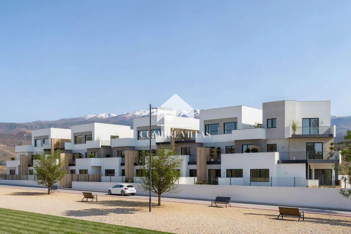 4 bedroom Townhouse for sale in Salobrena with garage - € 710,372 (Ref: 10034708)