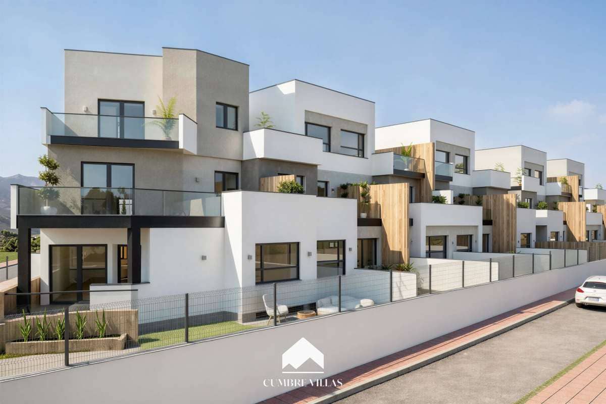5 bedroom Villa for sale in Salobrena with garage - € 914,936 (Ref: 10034712)