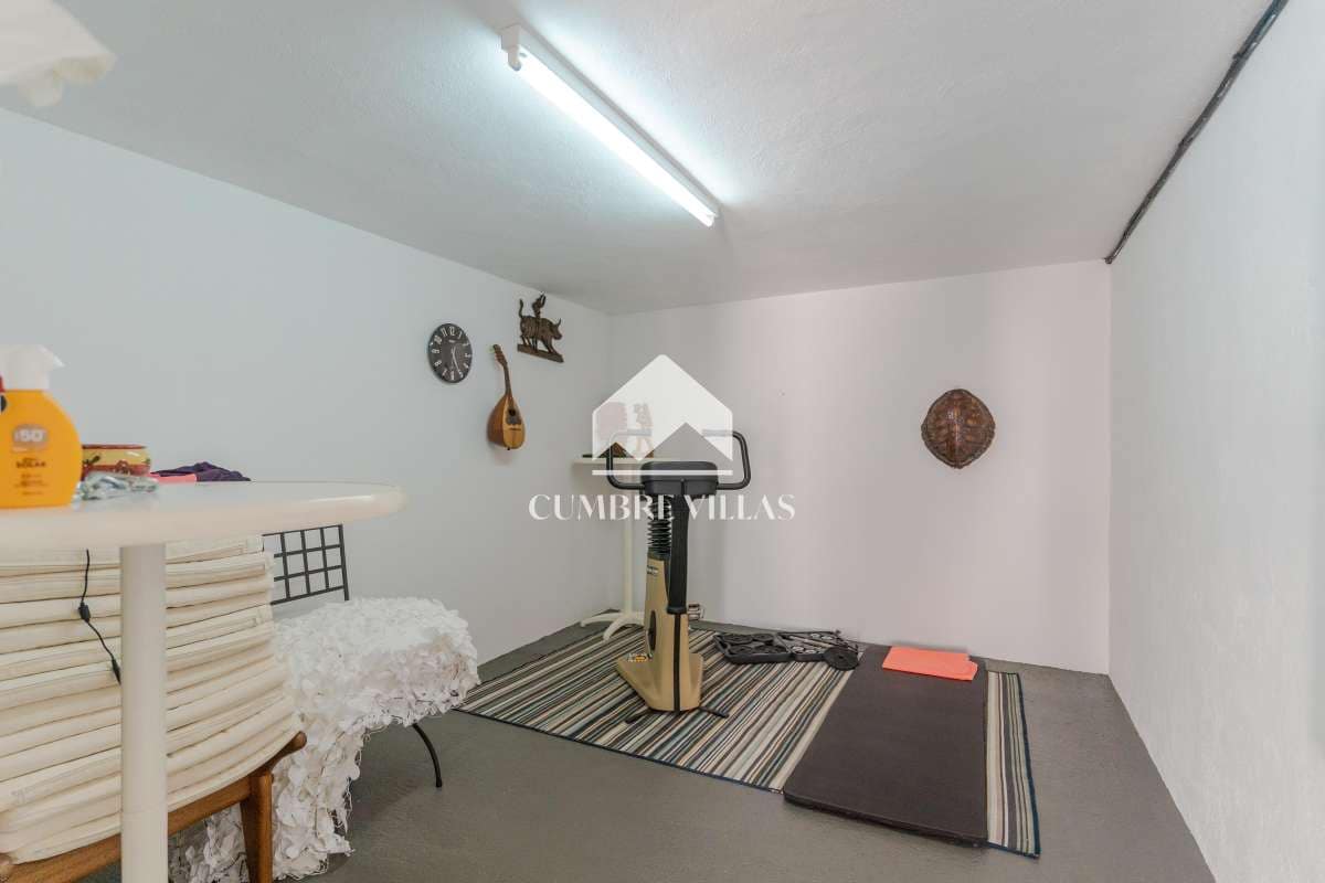 2 Zimmer Villa zu verkaufen in La Herradura mit Pool - 565.000 € (Ref: 10036240)