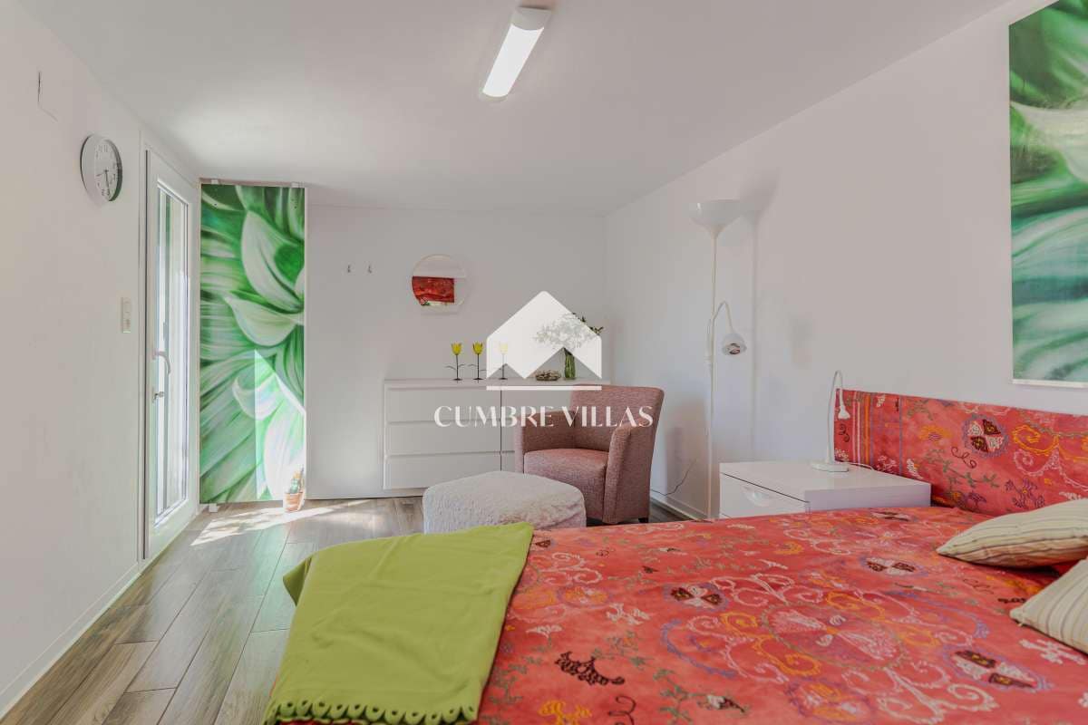 2 Zimmer Villa zu verkaufen in La Herradura mit Pool - 565.000 € (Ref: 10036240)