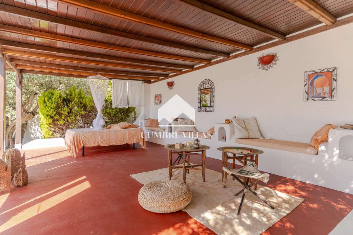 2 Zimmer Villa zu verkaufen in La Herradura mit Pool - 565.000 € (Ref: 10036240)