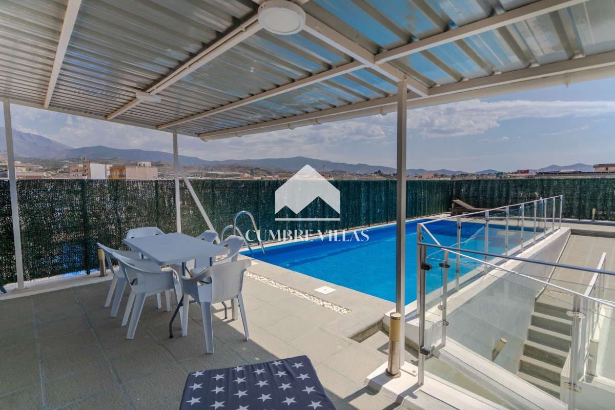5 quarto Casa em Banda para venda em Motril com piscina garagem - 595 000 € (Ref: 10040163)