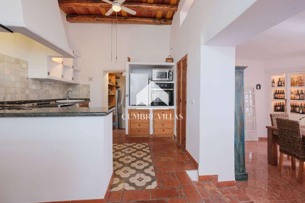 3 bedroom Townhouse for sale in Salobrena - € 475,000 (Ref: 10042265)