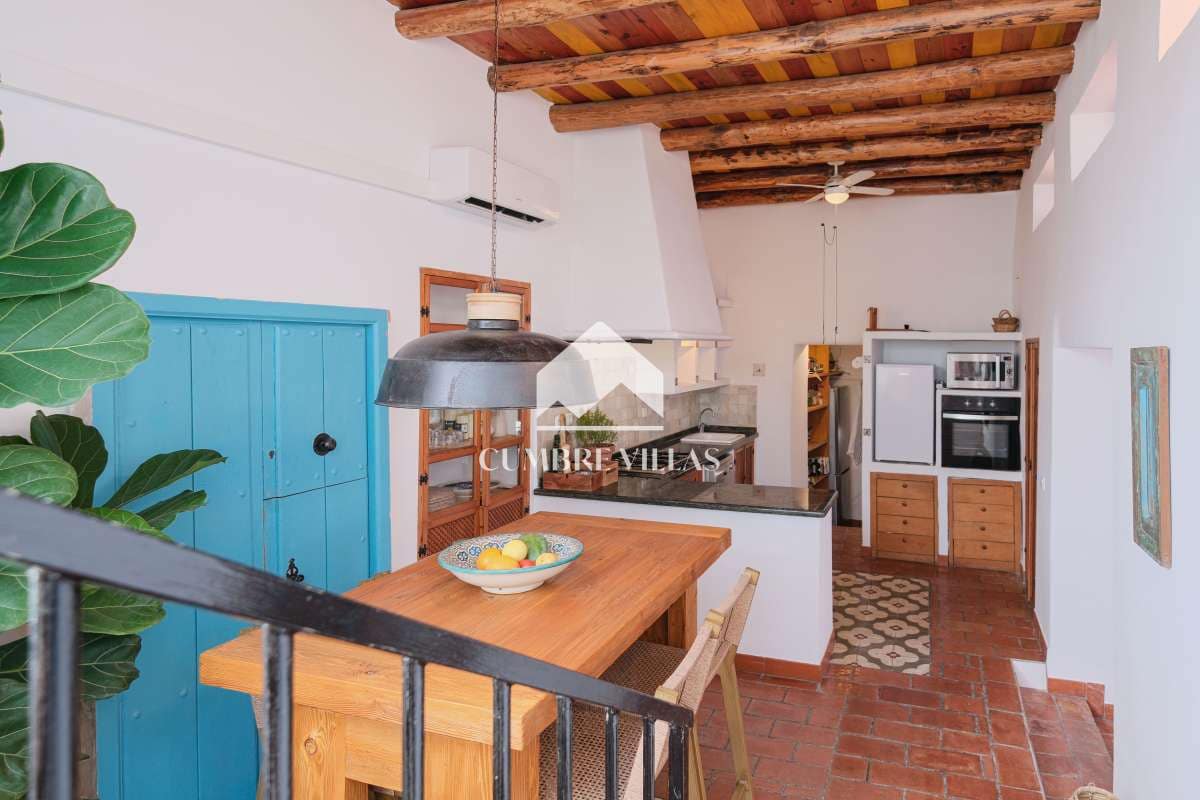 3 bedroom Townhouse for sale in Salobrena - € 475,000 (Ref: 10042265)