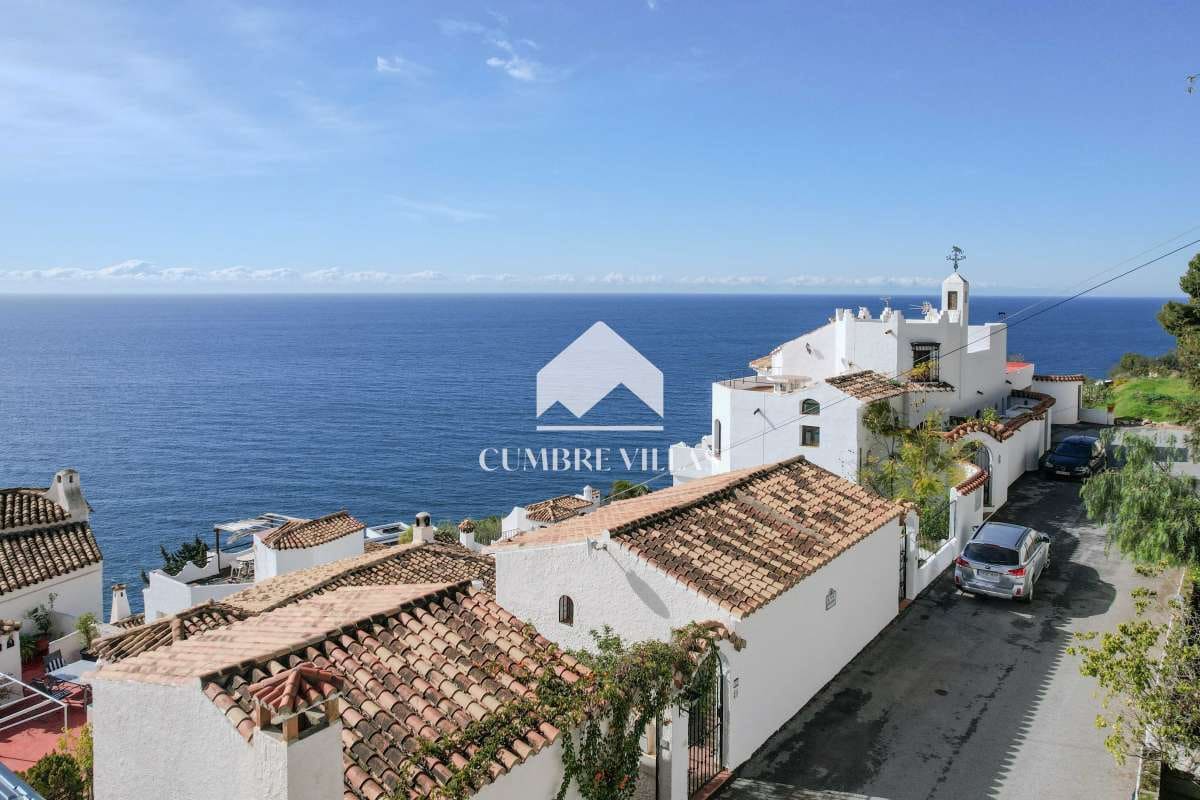 3 bedroom Villa for sale in Salobrena with pool - € 364,900 (Ref: 10085266)