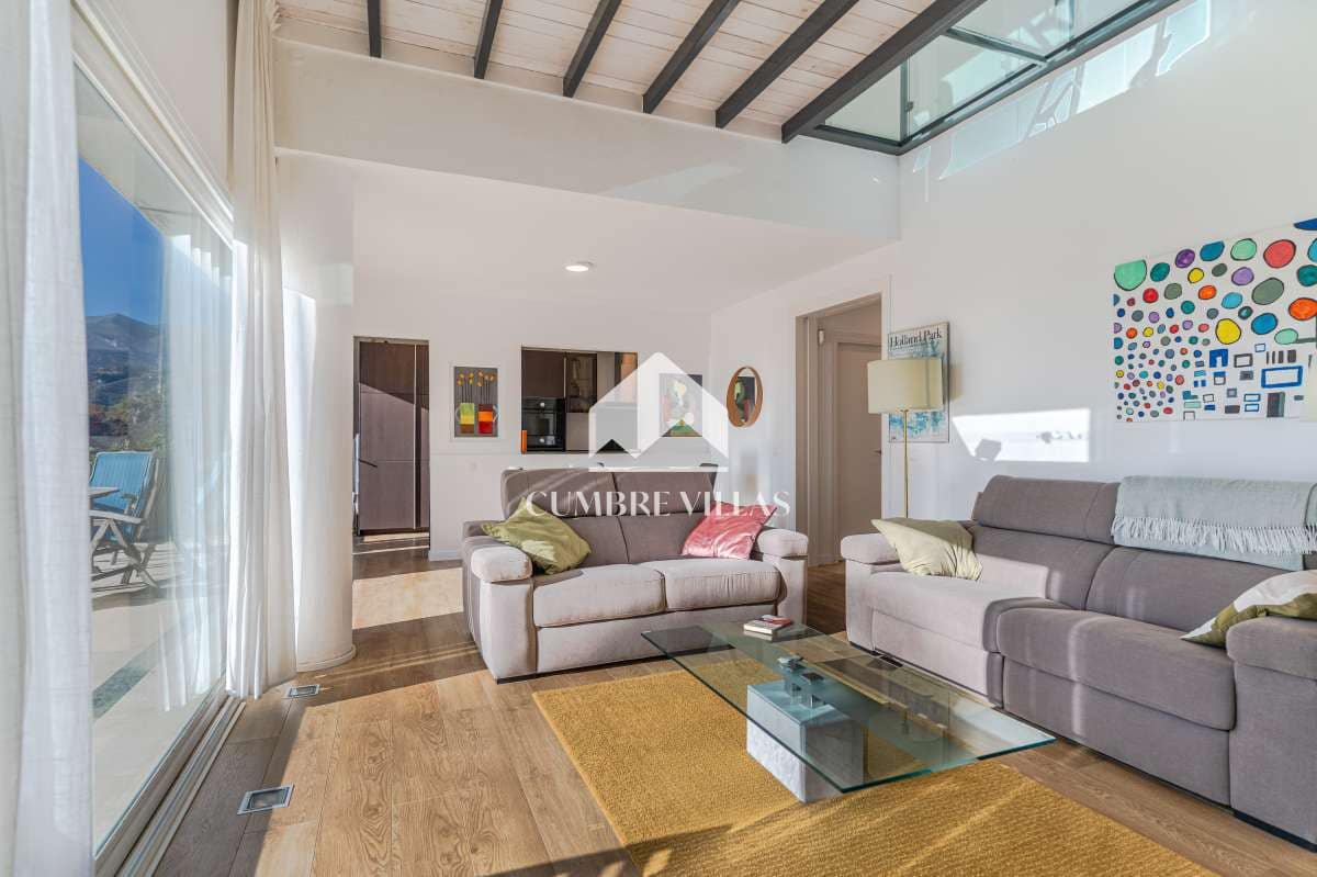 3 sypialnia Willa na sprzedaż w La Herradura z basenem garażem - 895 000 € (Ref: 10148159)