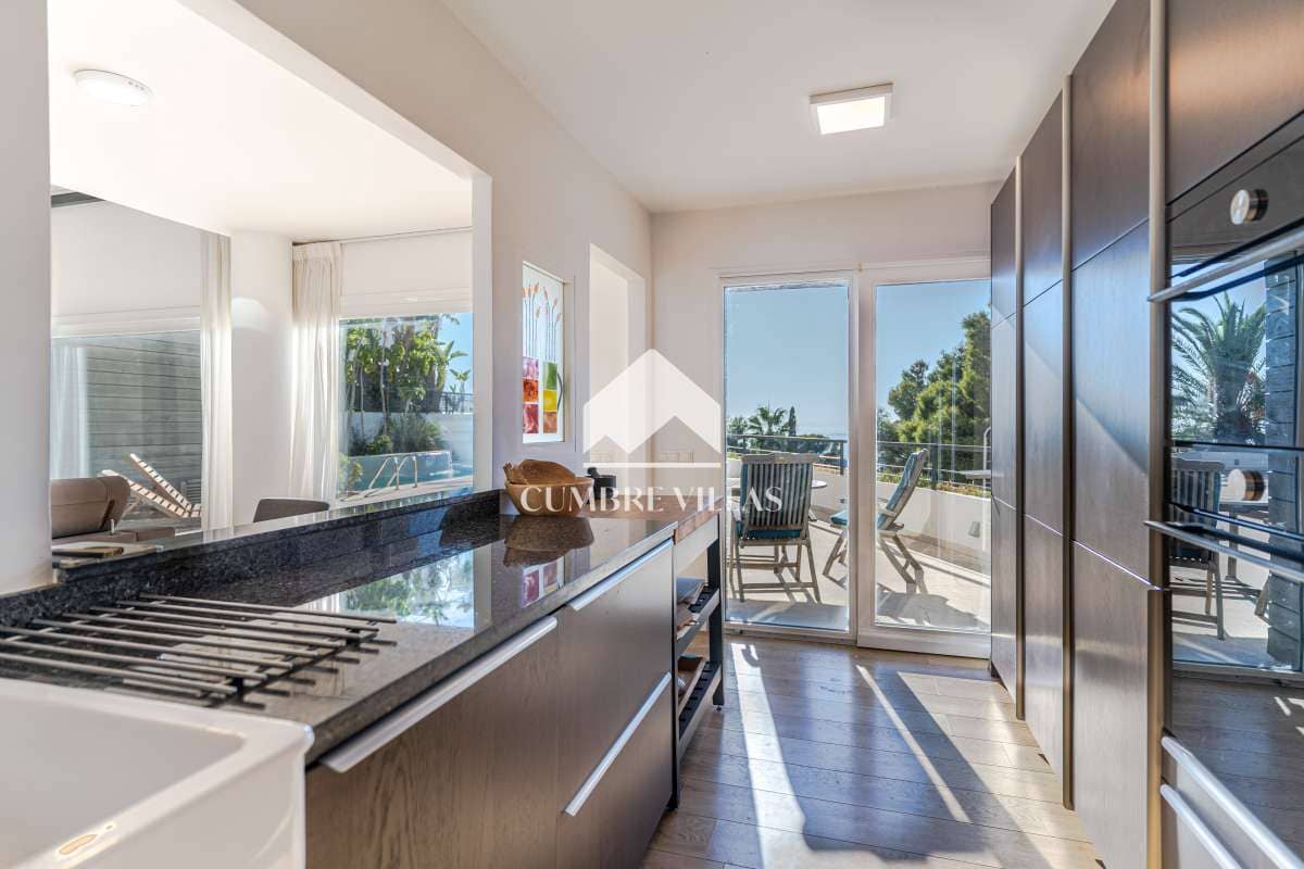 3 sypialnia Willa na sprzedaż w La Herradura z basenem garażem - 895 000 € (Ref: 10148159)