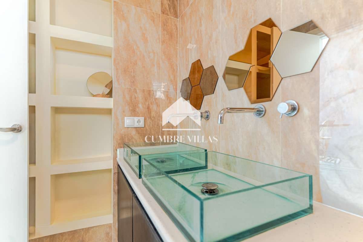 3 sypialnia Willa na sprzedaż w La Herradura z basenem garażem - 895 000 € (Ref: 10148159)