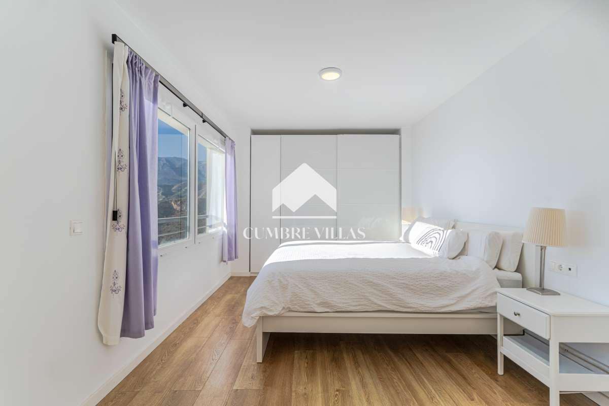 3 sypialnia Willa na sprzedaż w La Herradura z basenem garażem - 895 000 € (Ref: 10148159)