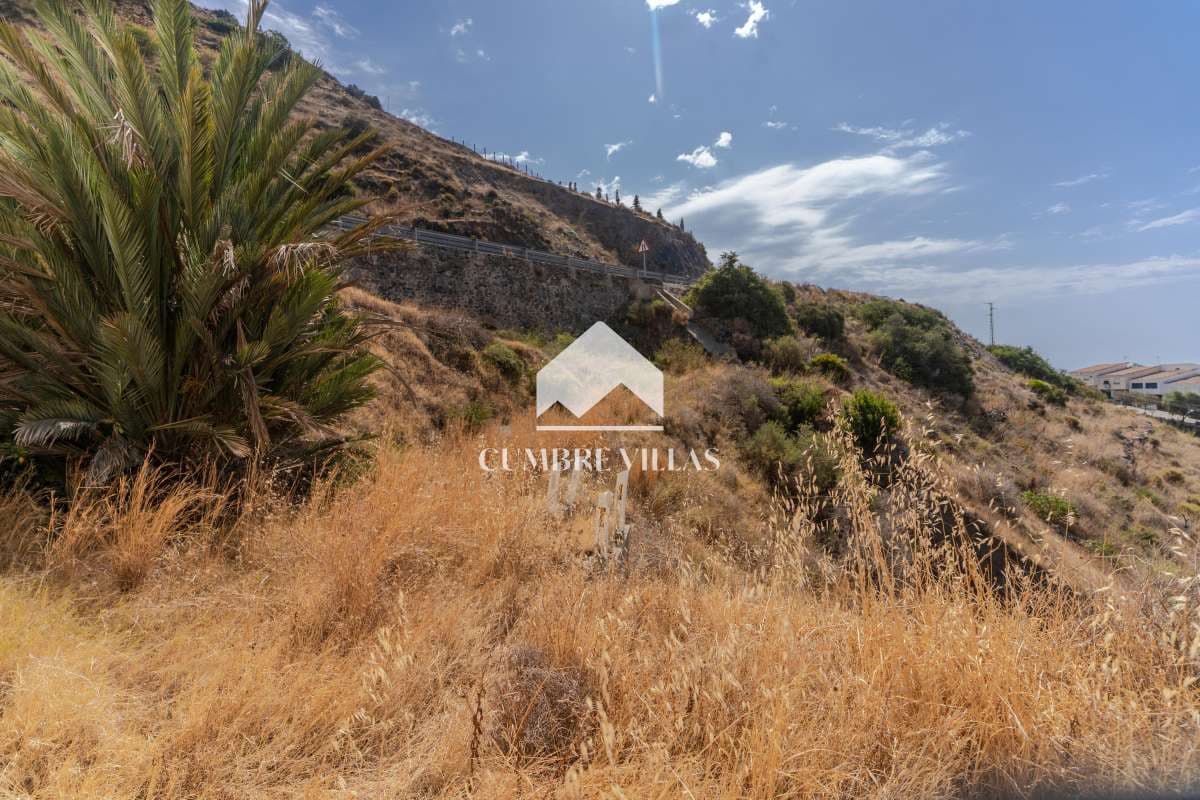8 bedroom Villa for sale in Almunecar with garage - € 695,000 (Ref: 10163932)