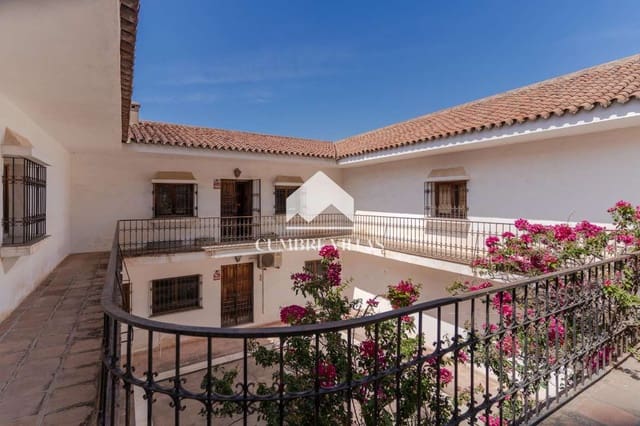 8 bedroom Villa for sale in Almuñécar with garage - € 695,000 (Ref: 10163932)