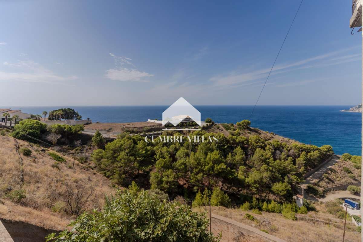 8 bedroom Villa for sale in Almunecar with garage - € 695,000 (Ref: 10163932)