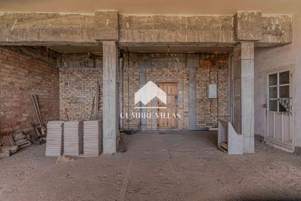 8 bedroom Villa for sale in Almunecar with garage - € 695,000 (Ref: 10163932)