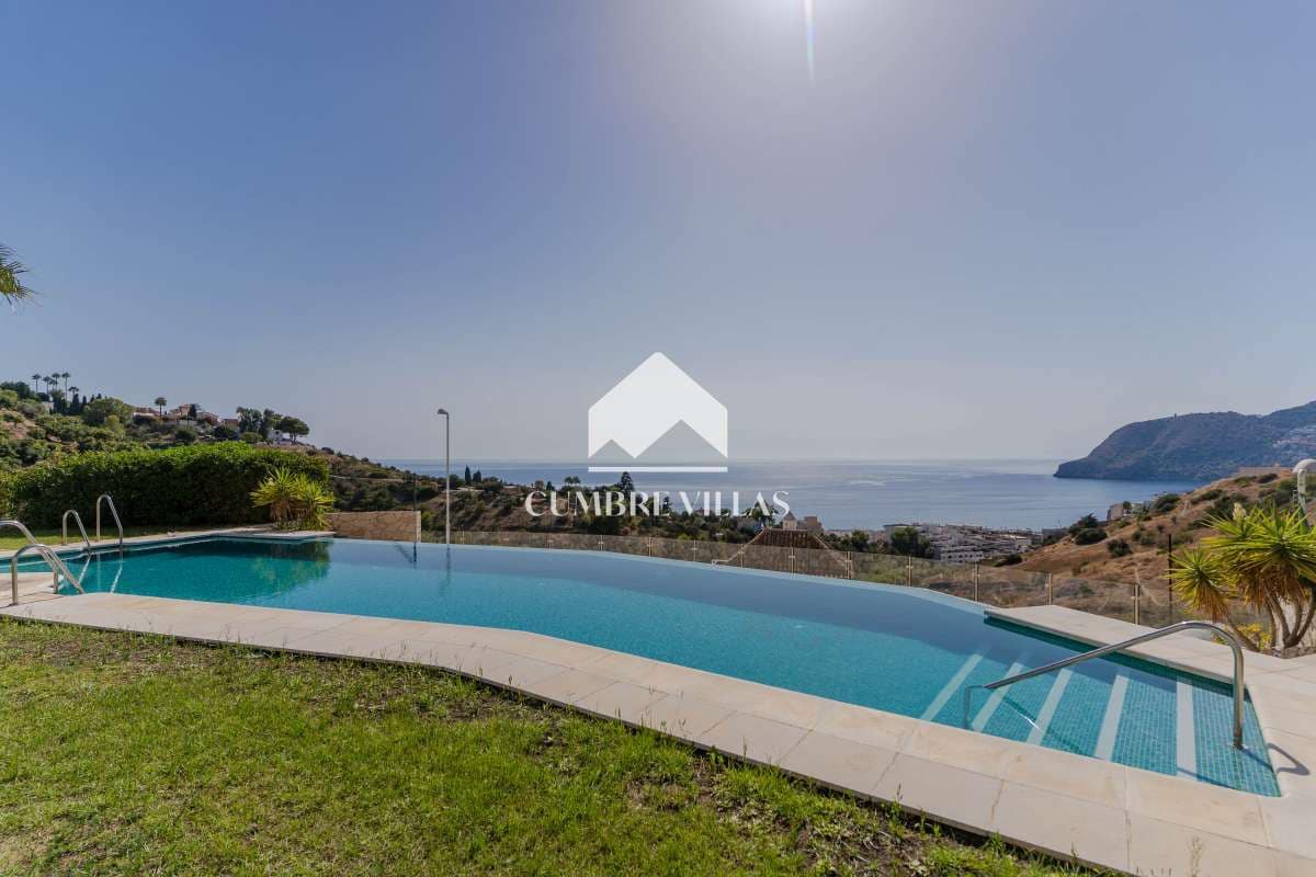 Casa de 2 habitaciones en La Herradura en venta con piscina garaje - 585.000 € (Ref: 10176109)