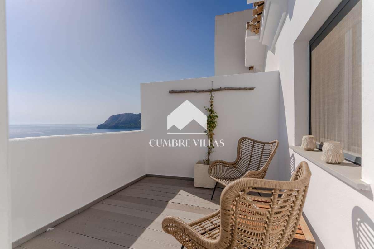 Casa de 2 habitaciones en La Herradura en venta con piscina garaje - 585.000 € (Ref: 10176109)