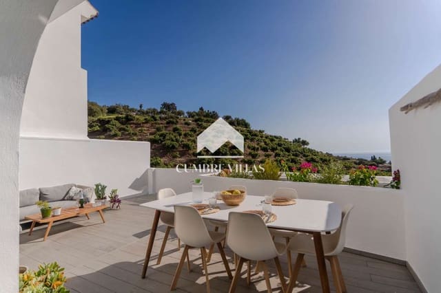 Casa de 2 habitaciones en La Herradura, Almuñécar en venta con piscina garaje - 585.000 € (Ref: 10176109)