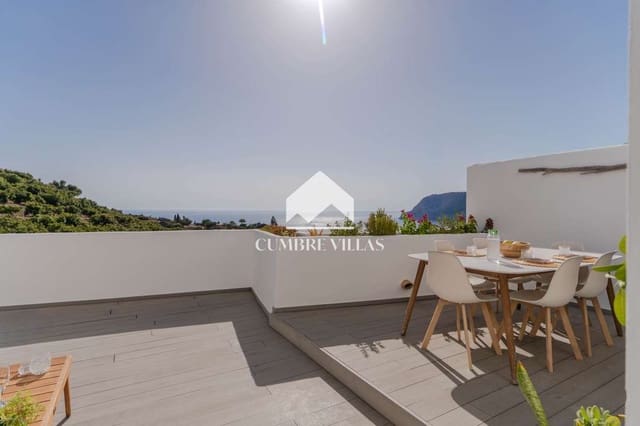 Casa de 2 habitaciones en La Herradura, Almuñécar en venta con piscina garaje - 585.000 € (Ref: 10176109)