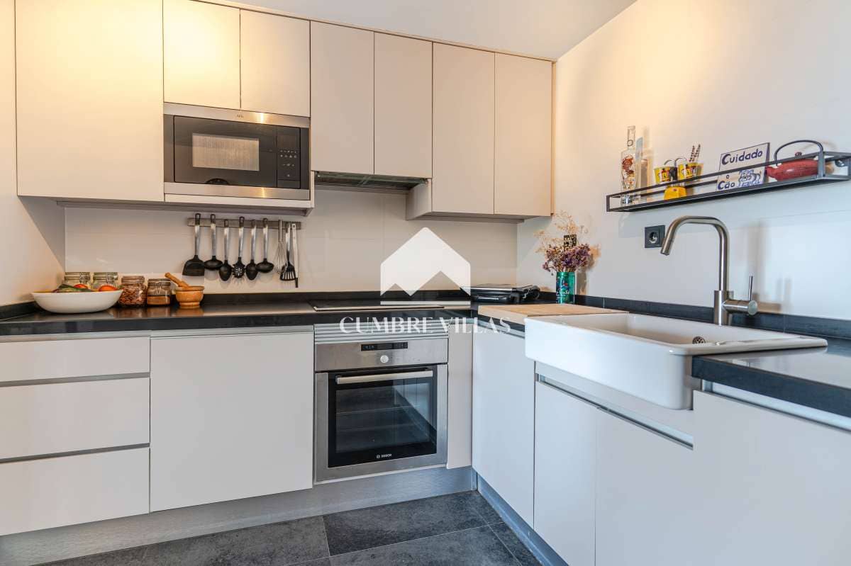 Casa de 2 habitaciones en La Herradura en venta con piscina garaje - 585.000 € (Ref: 10176109)