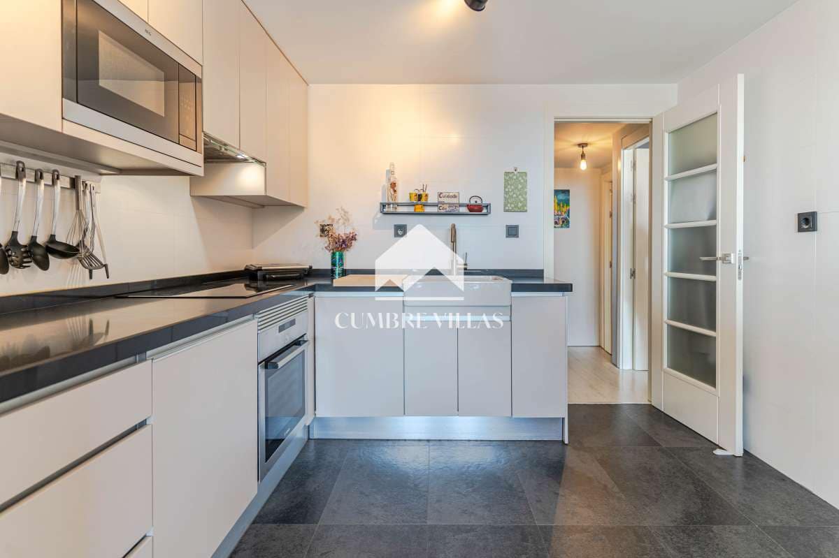 Casa de 2 habitaciones en La Herradura en venta con piscina garaje - 585.000 € (Ref: 10176109)