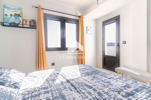 Casa de 2 habitaciones en La Herradura, Almuñécar en venta con piscina garaje - 585.000 € (Ref: 10176109)