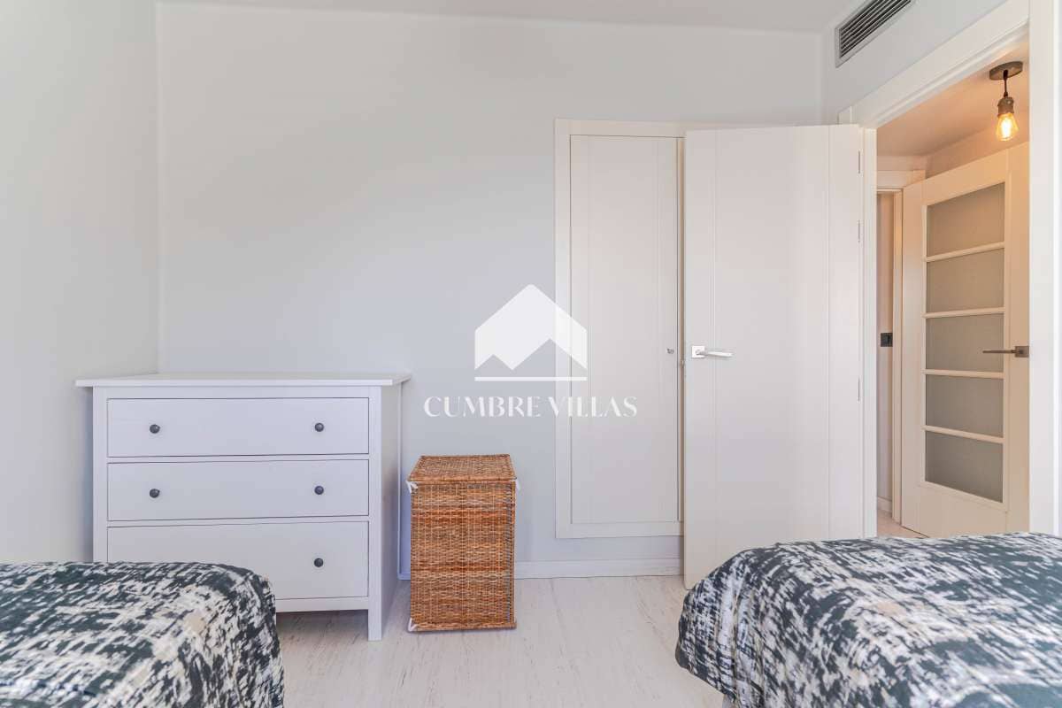 Casa de 2 habitaciones en La Herradura en venta con piscina garaje - 585.000 € (Ref: 10176109)
