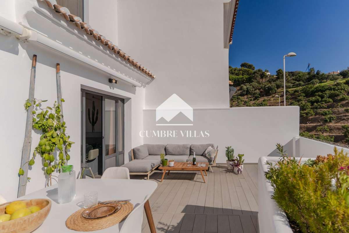Casa de 2 habitaciones en La Herradura en venta con piscina garaje - 585.000 € (Ref: 10176109)