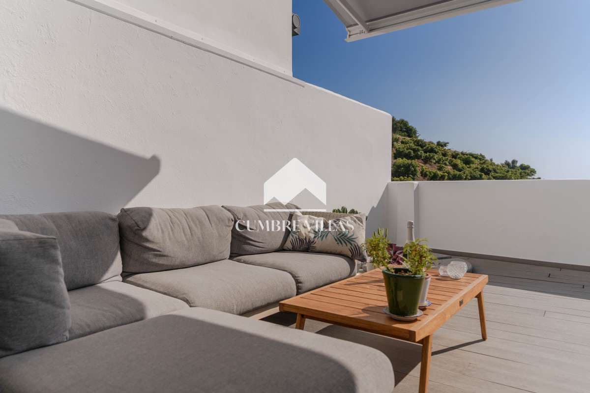 Casa de 2 habitaciones en La Herradura en venta con piscina garaje - 585.000 € (Ref: 10176109)