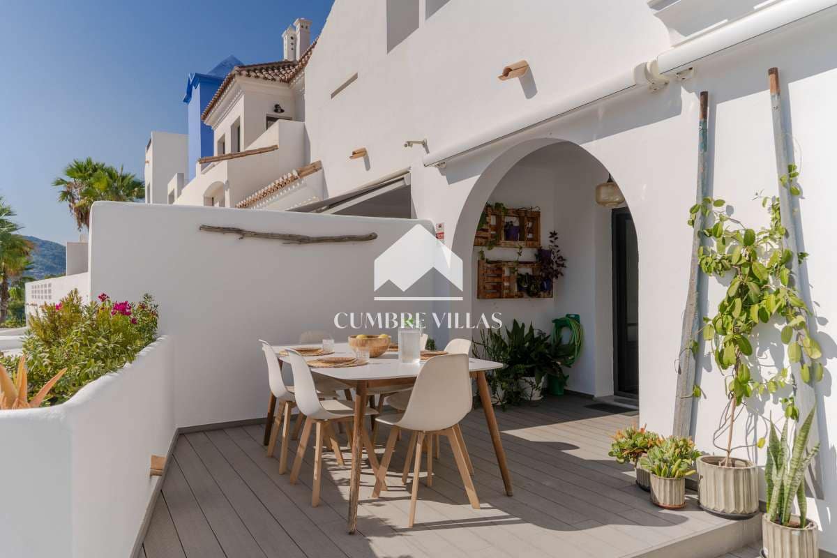 Casa de 2 habitaciones en La Herradura en venta con piscina garaje - 585.000 € (Ref: 10176109)
