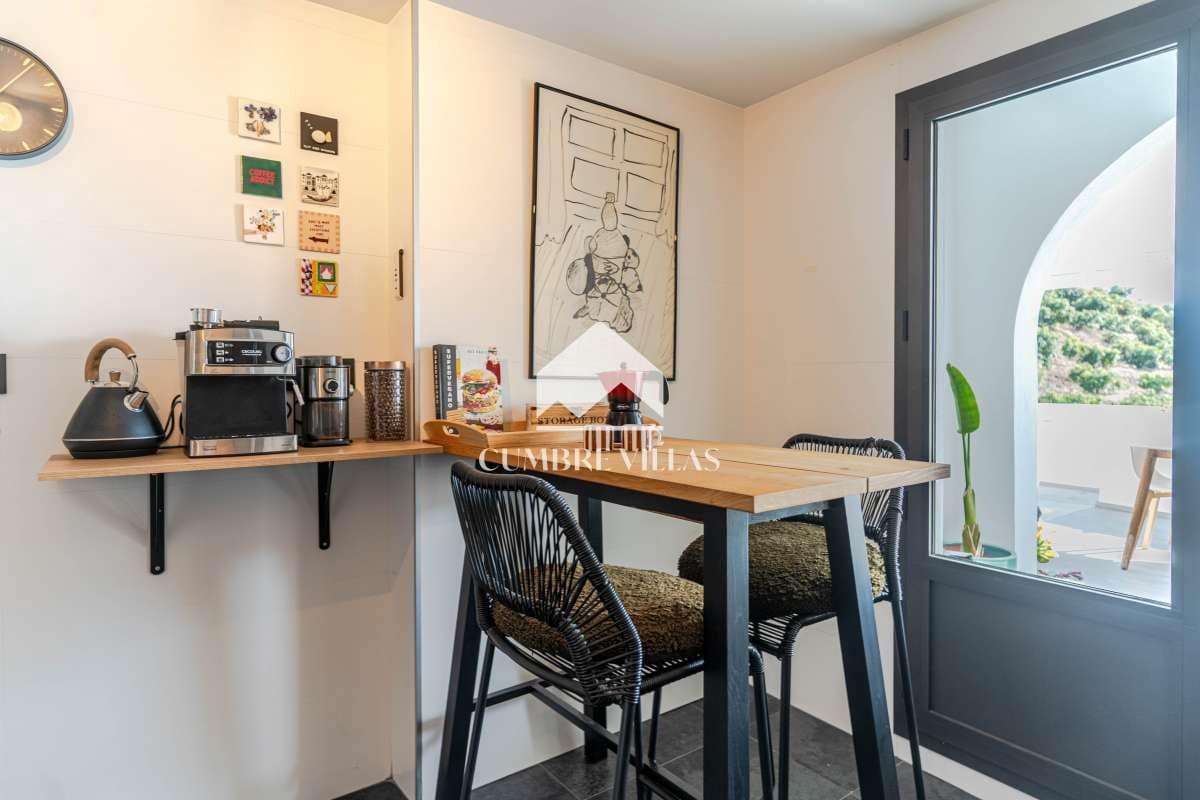 Casa de 2 habitaciones en La Herradura en venta con piscina garaje - 585.000 € (Ref: 10176109)