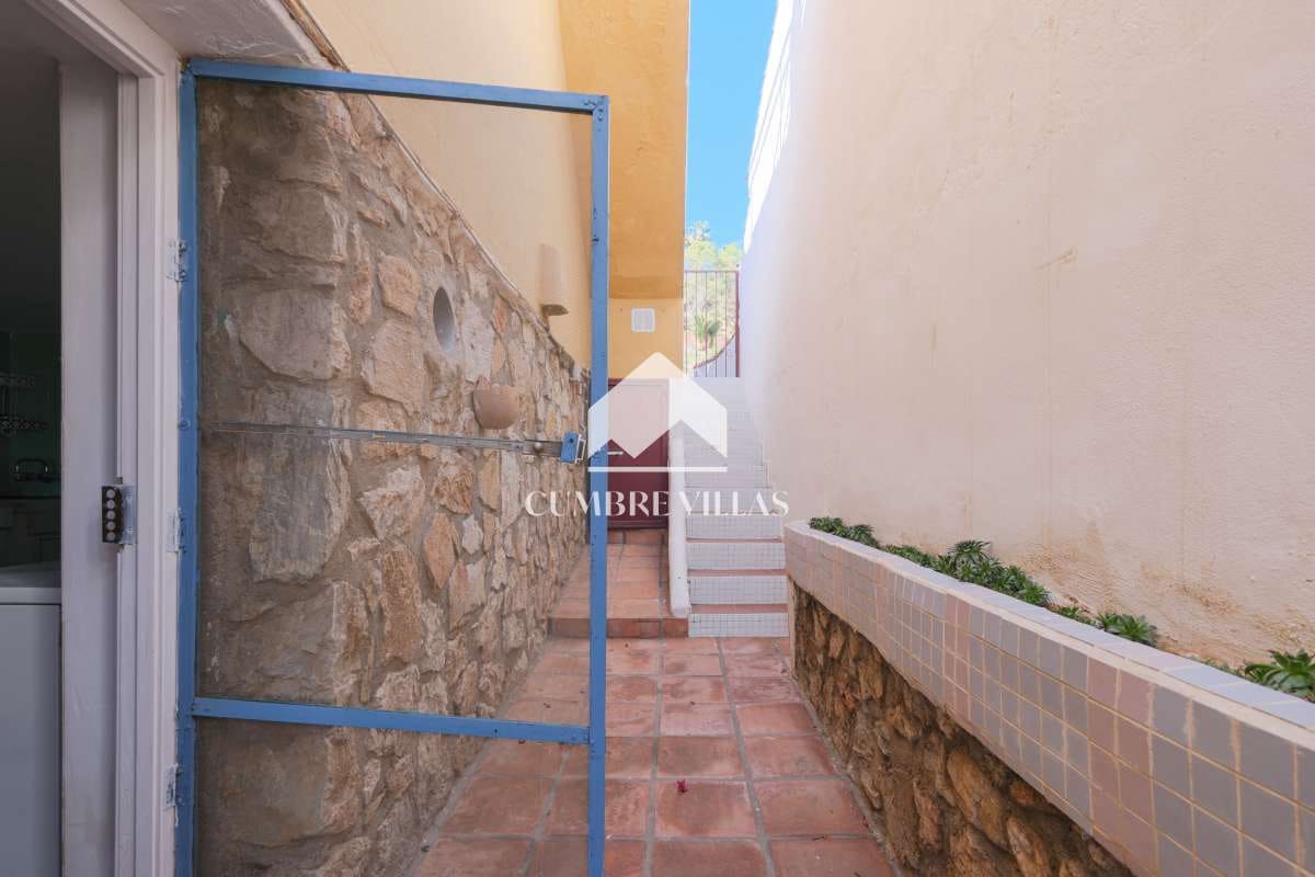 5 chambre Villa/Maison à vendre à Salobrena avec piscine garage - 395 000 € (Ref: 6585771)