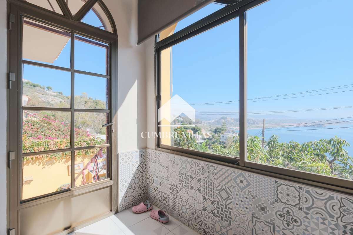 5 chambre Villa/Maison à vendre à Salobrena avec piscine garage - 395 000 € (Ref: 6585771)