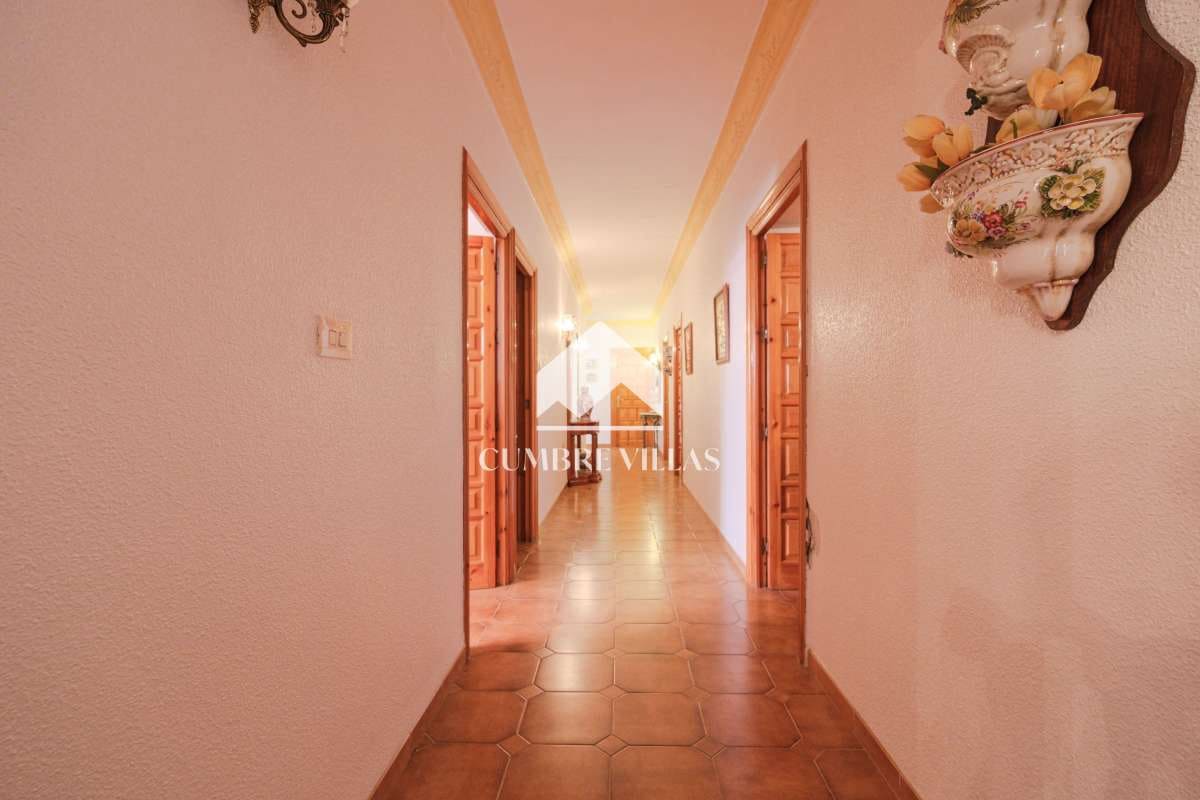 4 soveværelse Villa til salg i Salobrena med garage - € 899.999 (Ref: 6585784)